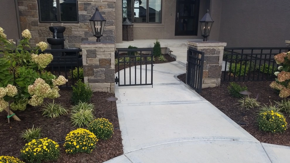 Transitional Home in Overland Park, KS by Meier Landscape Architecture - Photo 3