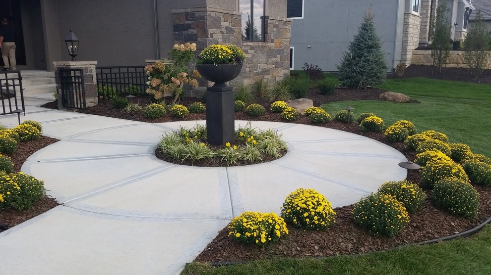 Transitional Home in Overland Park, KS by Meier Landscape Architecture - Photo 2