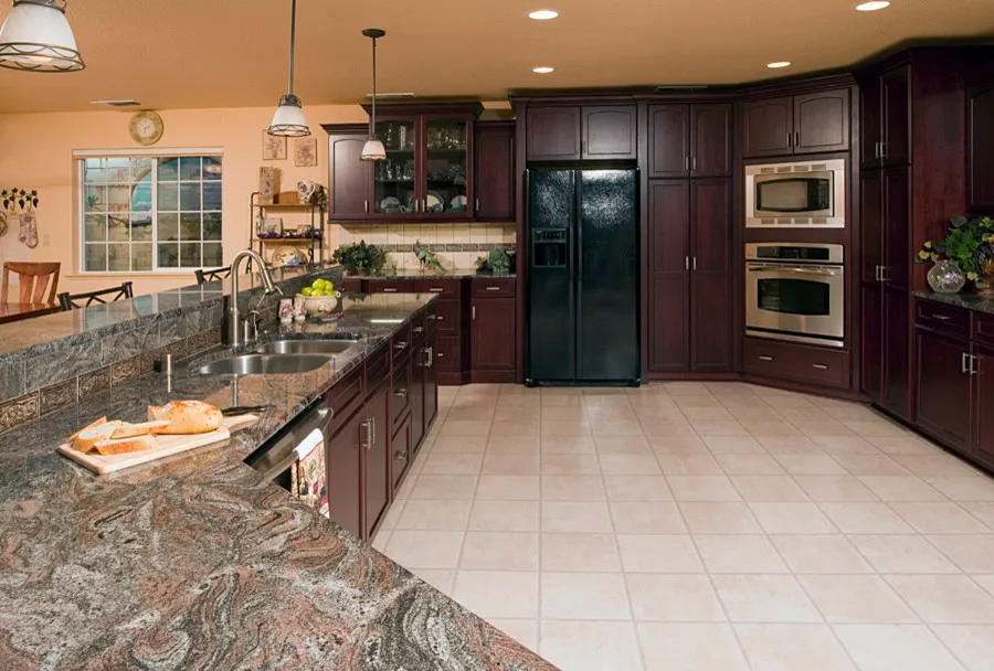 VICTORIA PLACE by Custom Design Construction & Interiors Inc. - Photo 2