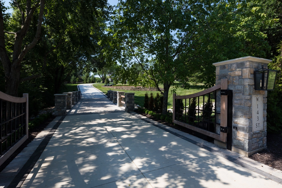 Luxury Transitional Estate Home by Meier Landscape Architecture - Photo 32
