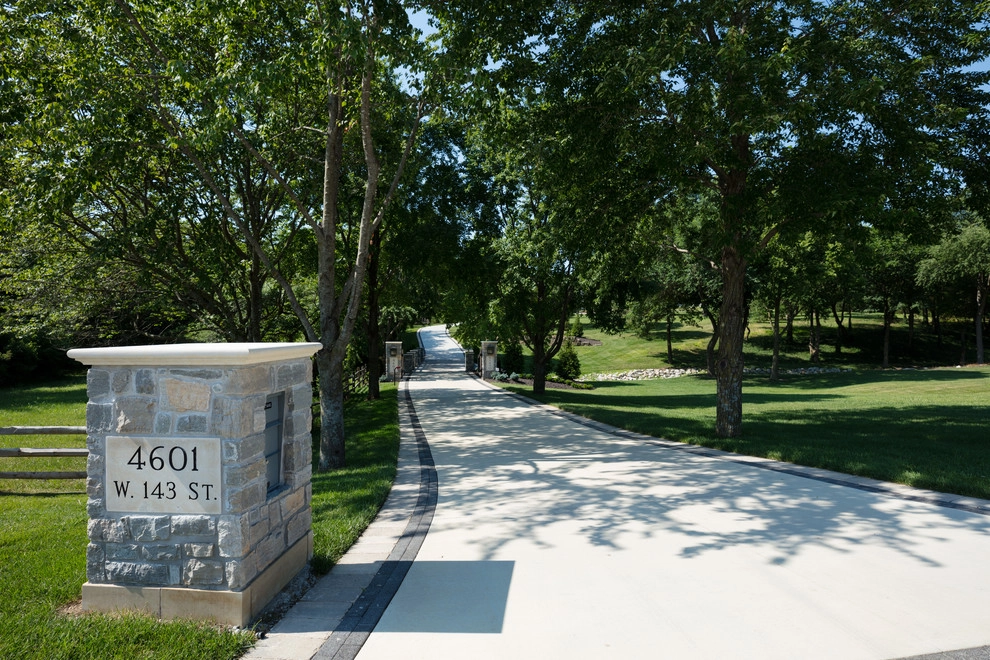 Luxury Transitional Estate Home by Meier Landscape Architecture - Photo 19