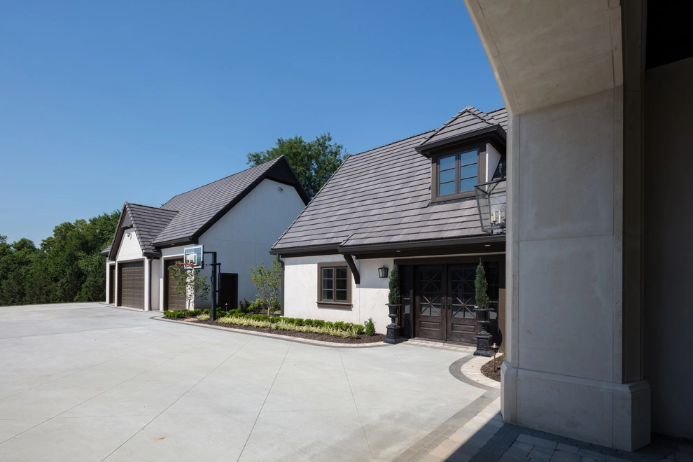 Luxury Transitional Estate Home by Meier Landscape Architecture - Photo 2