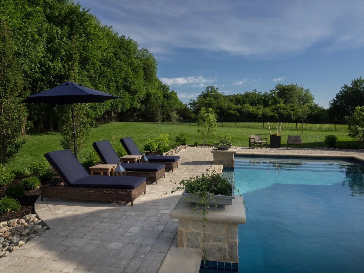 Luxury Transitional Pool in Overland Park by Meier Landscape Architecture - Photo 6