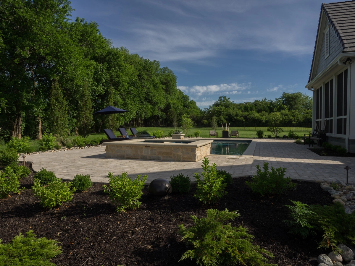 Luxury Transitional Pool in Overland Park by Meier Landscape Architecture - Photo 2