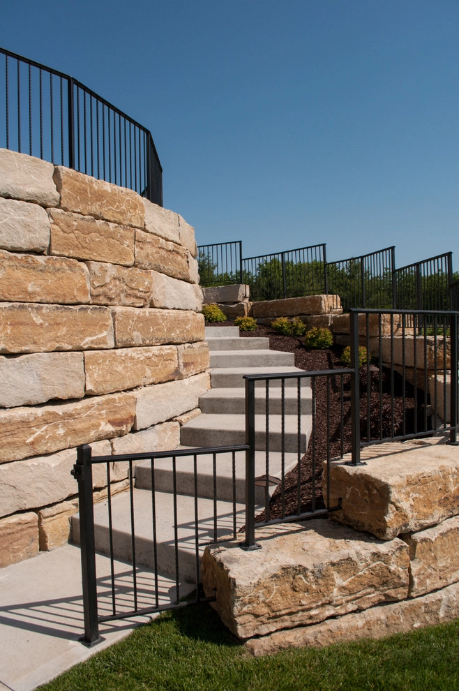 Traditional Estate Home by Meier Landscape Architecture - Photo 2
