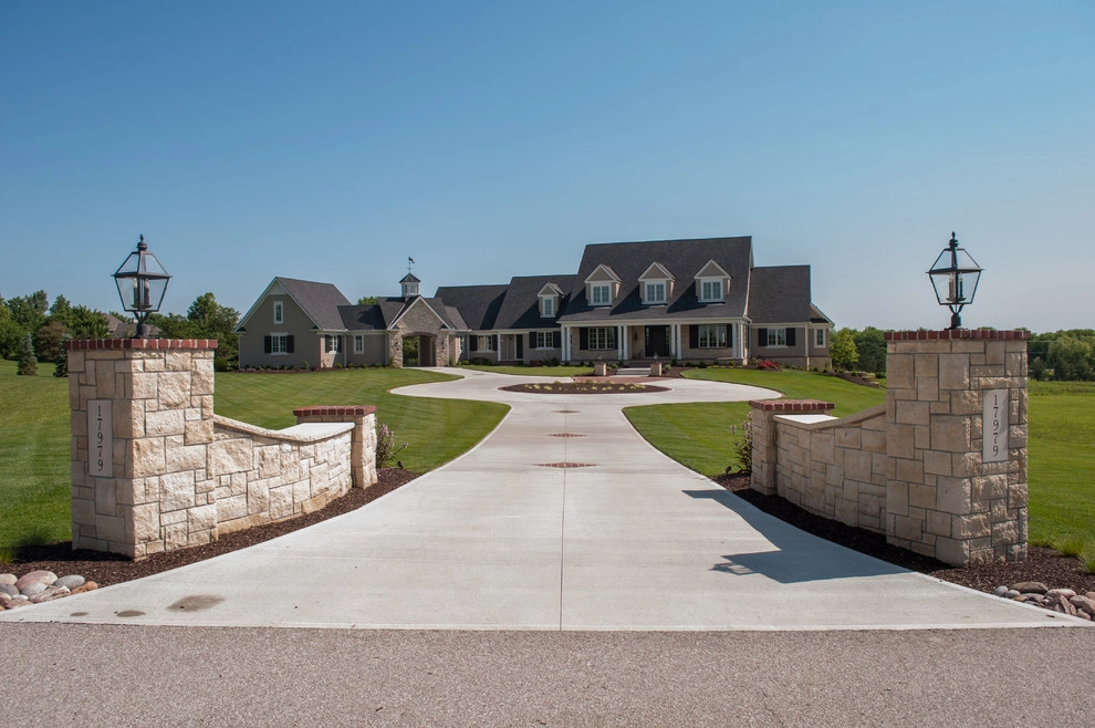 Traditional Estate Home by Meier Landscape Architecture - Photo 3