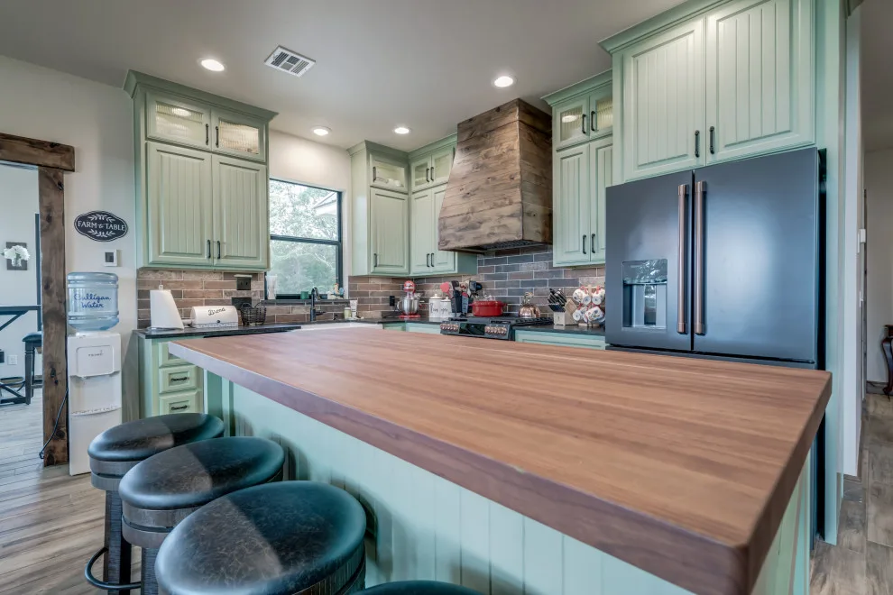 Contemporary Farmhouse Getaway in Oklahoma by Heritage Renovations - Photo 9