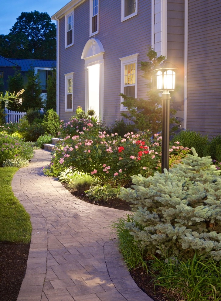 Family Home in Wellesley by Melissa MacDonald, Landscape Architect - Photo 2