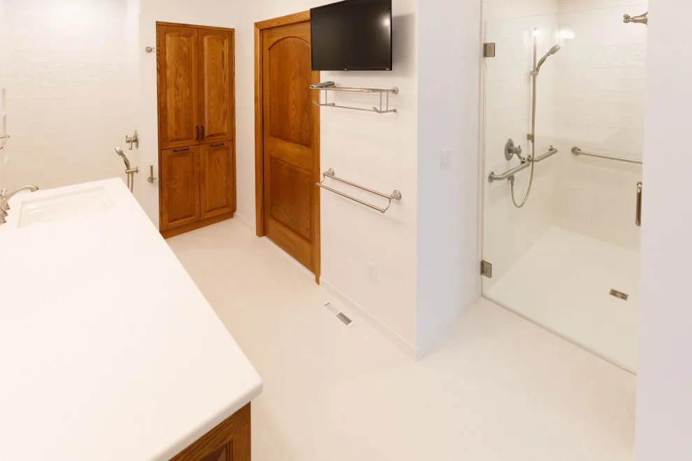 Brighton Classic Ground Level by Zinran Construction Services Inc. - Photo 16