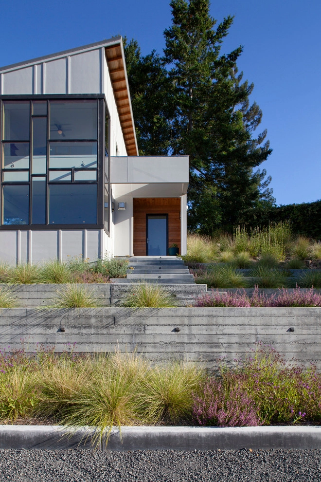 sebastopol hillside home by Merge Studio - Photo 2