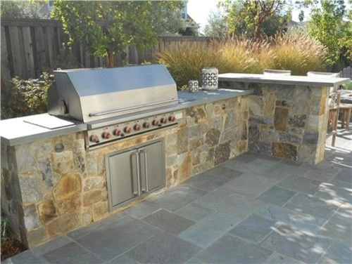 Outdoor Kitchen by MH3 Design Group - Photo 2