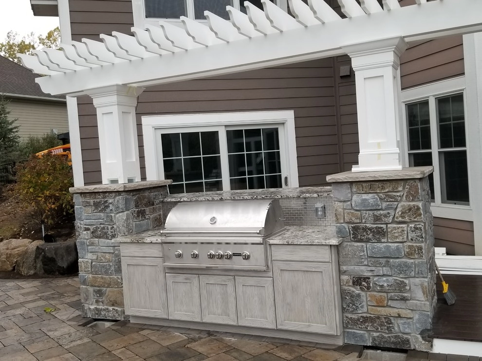 Outdoor Kitchen by MH3 Design Group - Photo 5