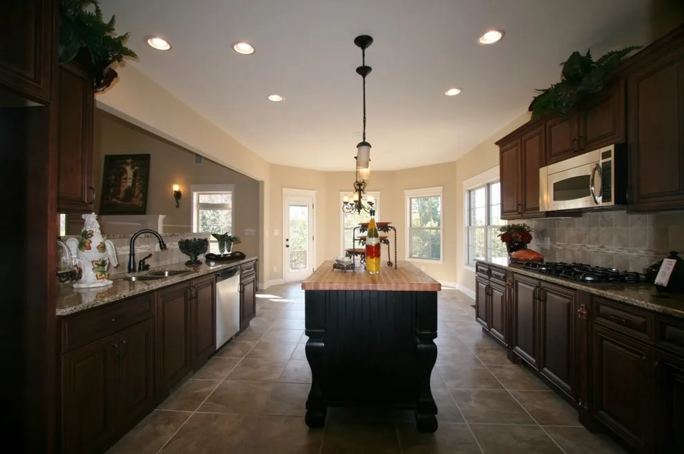 Homes Showcase 2011 - 36 Stones Manor by Crabbe Homes - Photo 6