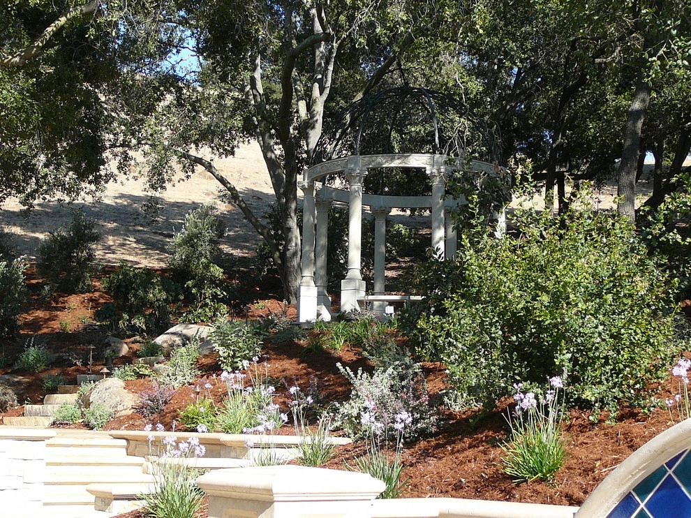 Hillside Entertainment by Michael Rosenberg Landscape Architecture - Photo 16