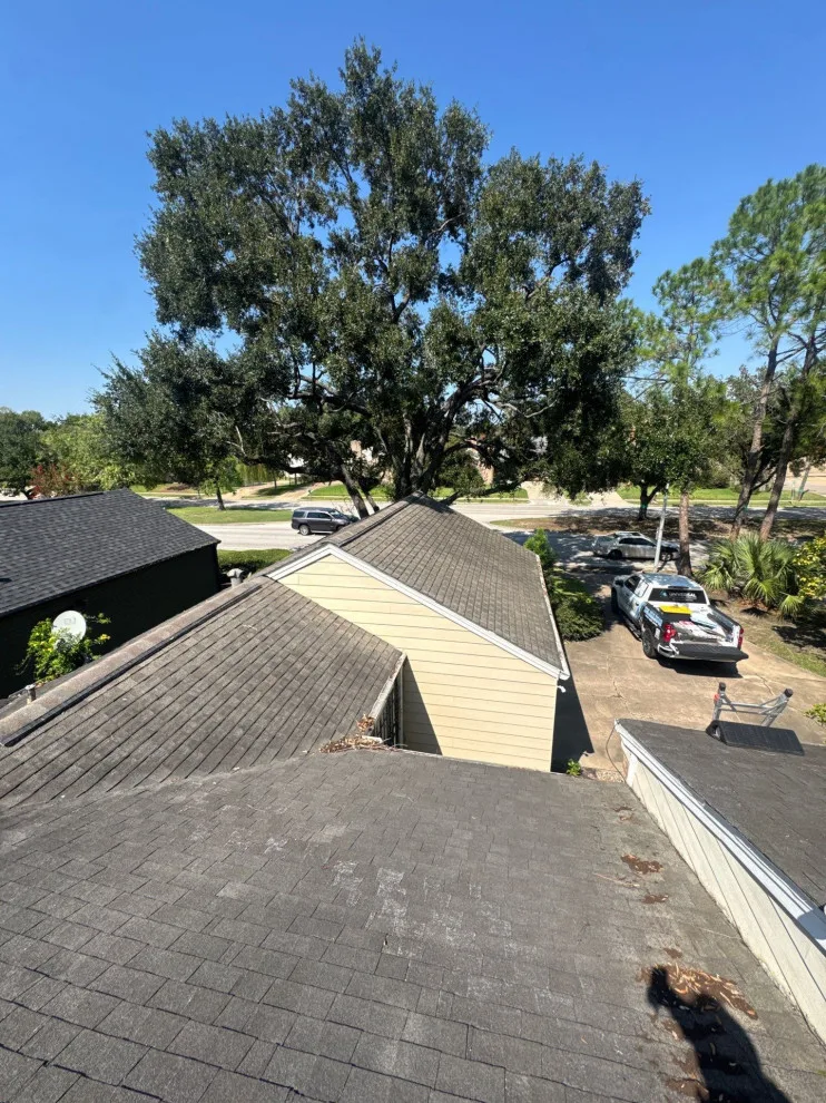 Universal Roofing And Restoration - Photo 13
