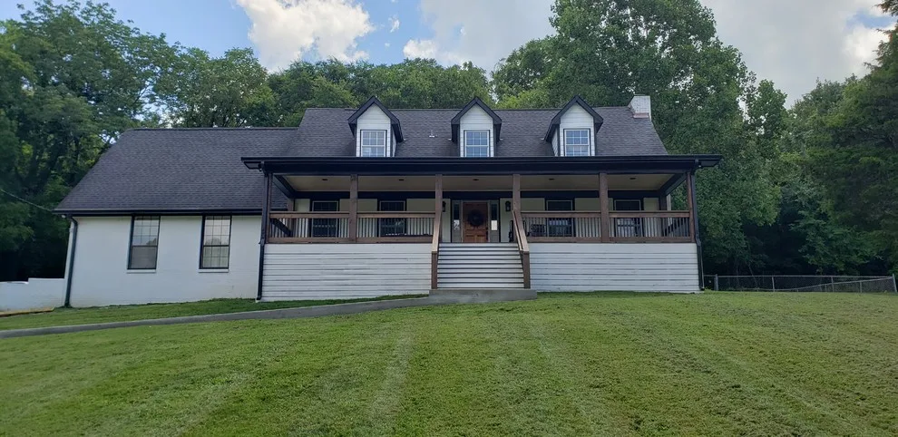 Nash Front Porch West by Stratton Exteriors - Photo 15