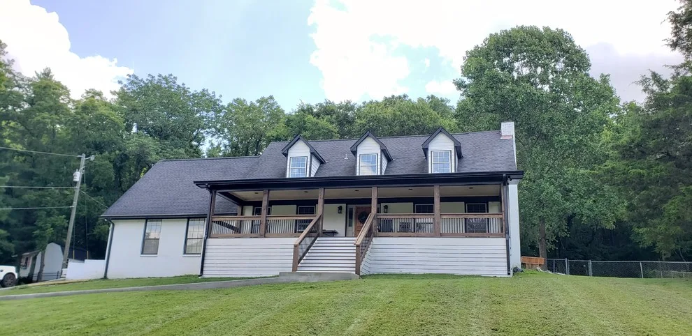 Stratton Exteriors - Photo 12