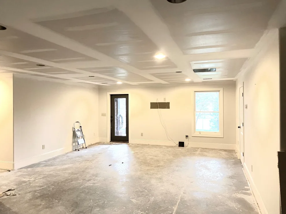 Construction Straight Up - Photo 9