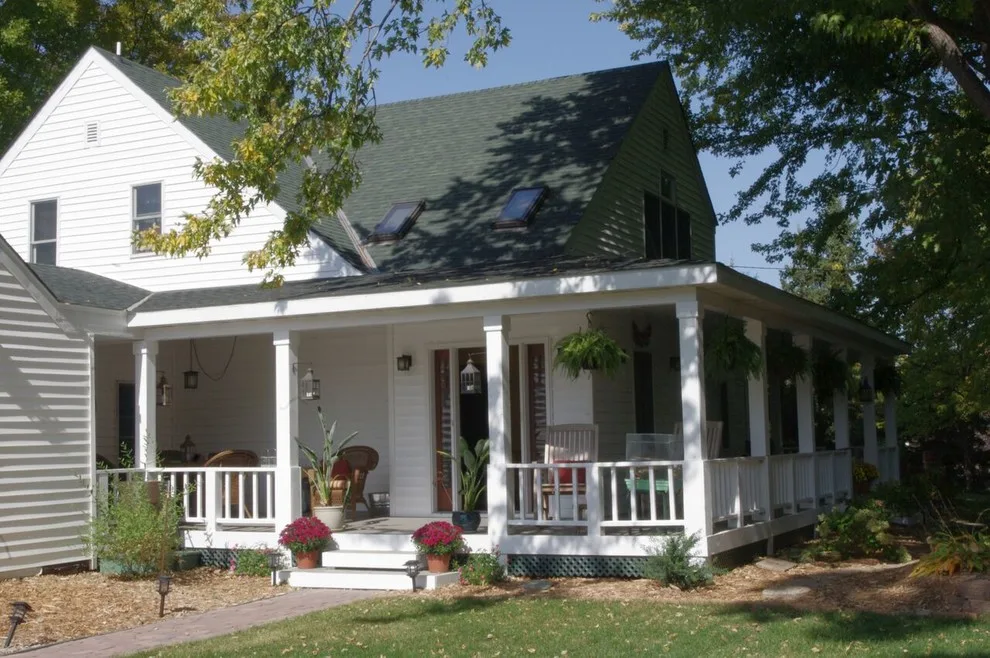 Plymouth Farmhouse Veranda Extension by Zinran Construction Services Inc. - Photo 5