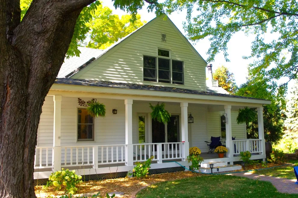 Plymouth Farmhouse Veranda Extension by Zinran Construction Services Inc. - Photo 2