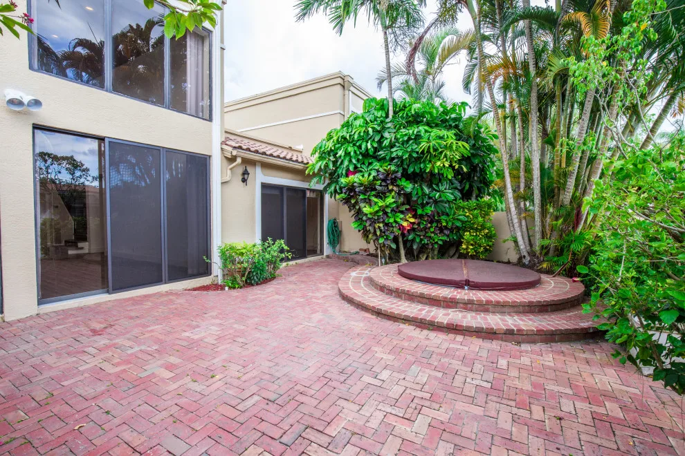 Pompano Beach Residence by HKV Group - Photo 45