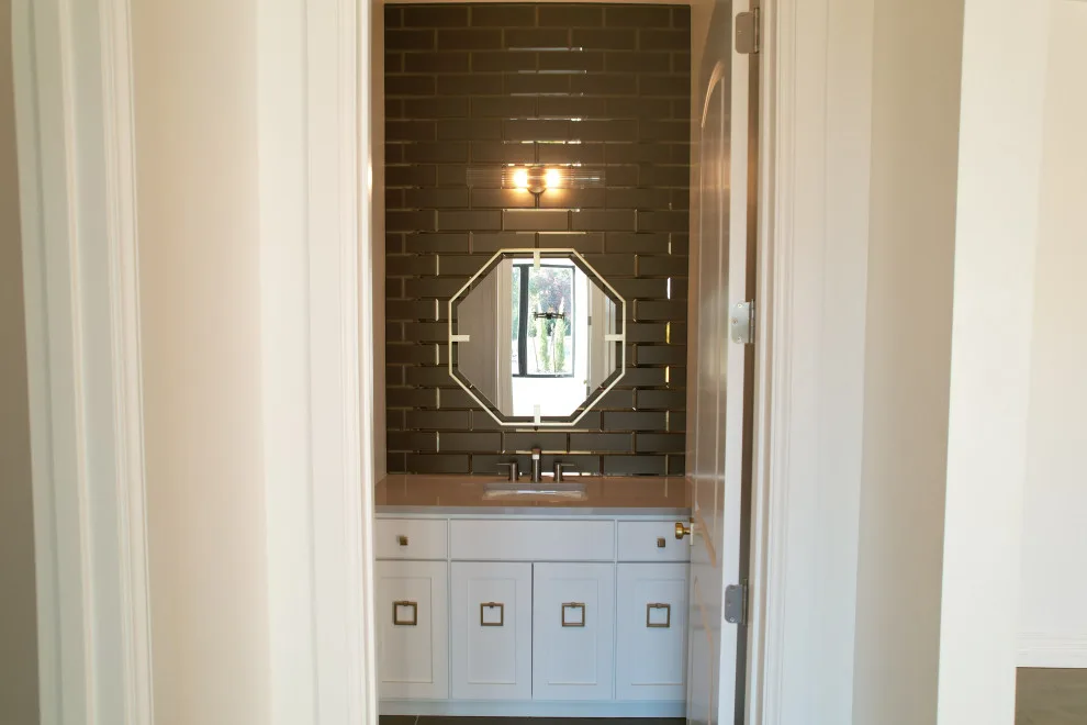 3402 personalized residence by J. Poe Construction Inc. - Photo 18