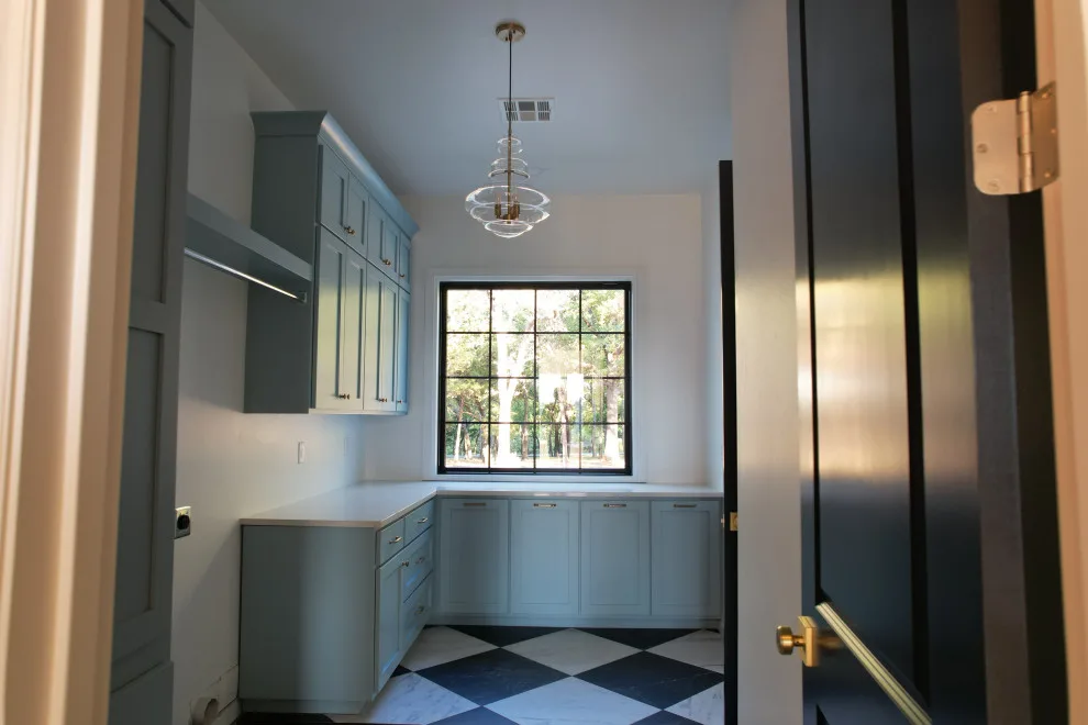 3402 personalized residence by J. Poe Construction Inc. - Photo 7