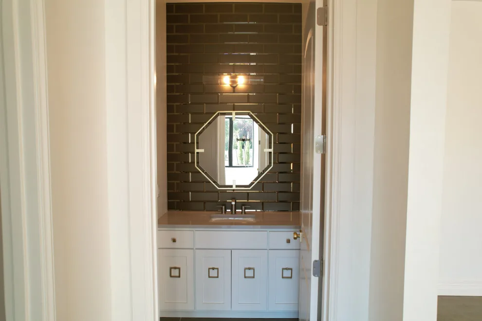 3402 personalized residence by J. Poe Construction Inc. - Photo 2