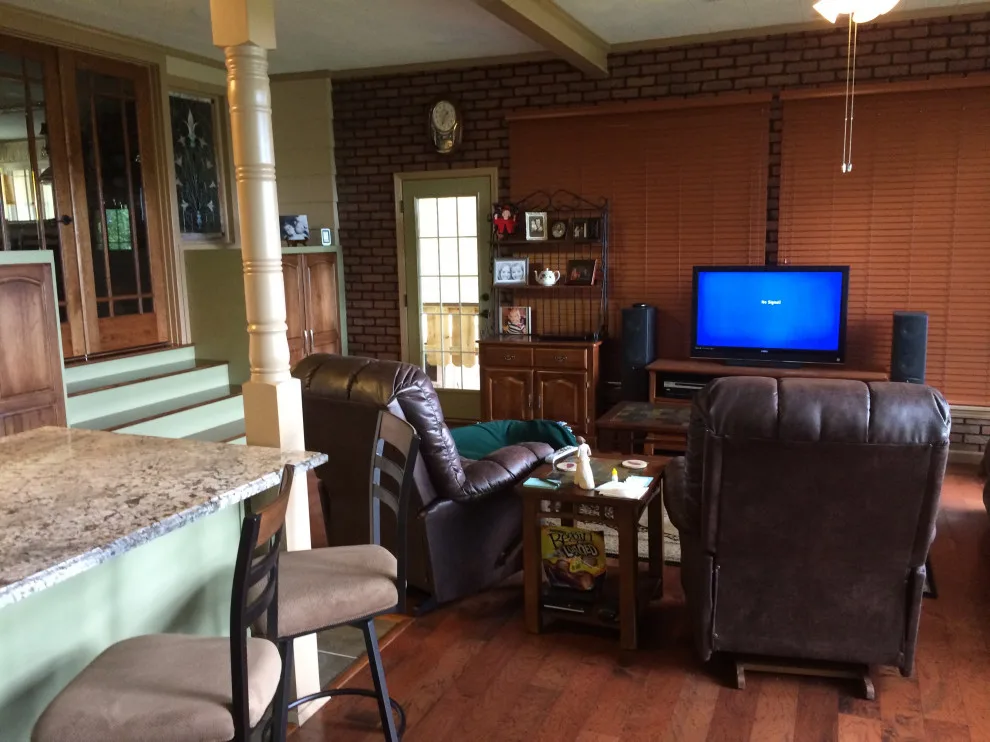 Sunroom makeover by Gulf Coast Renovations - Photo 10