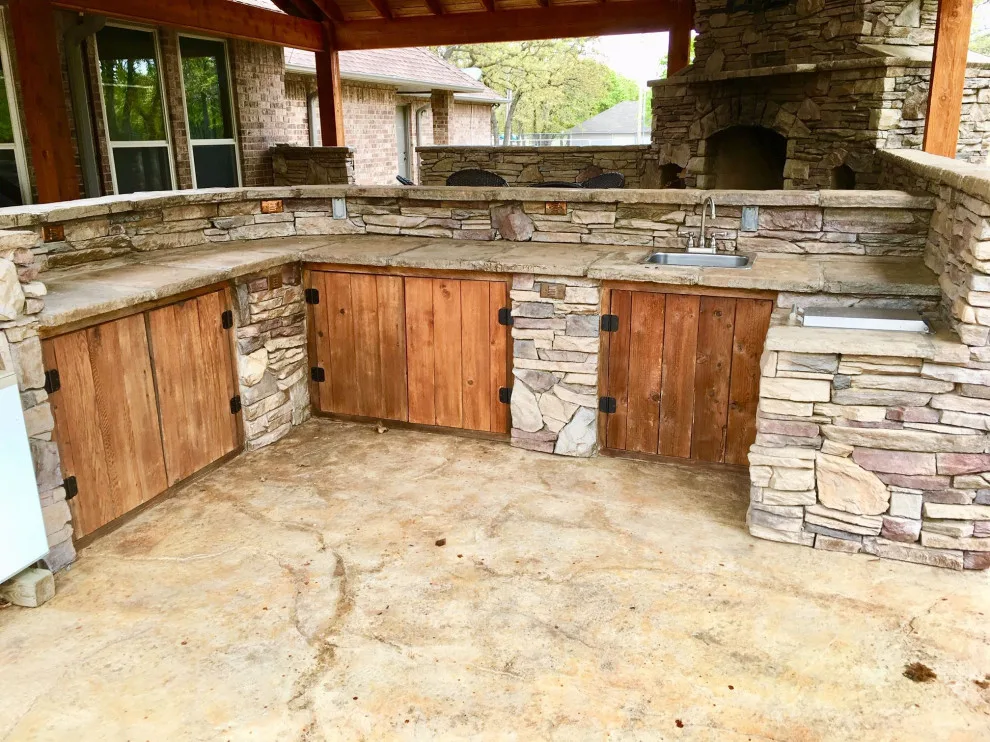 Outdoor Structures and Shelters by Red Rock Log Homes Of Oklahoma - Photo 6