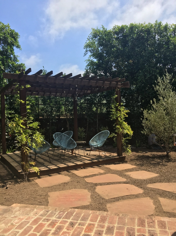 Cape Cod Style Cottage home by MLM LANDSCAPE DESIGN, L.L.C. Merri Lee Marks - Photo 7