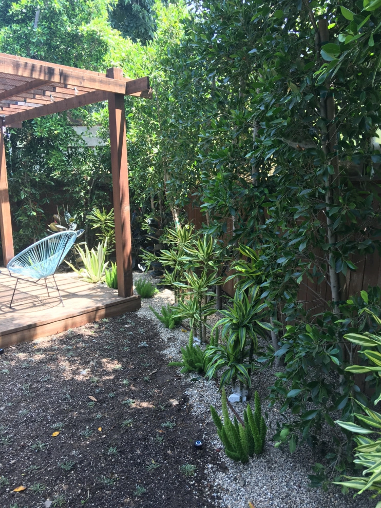 Cape Cod Style Cottage home by MLM LANDSCAPE DESIGN, L.L.C. Merri Lee Marks - Photo 10