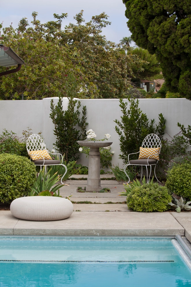 Casual Family Compound by Molly Wood Garden Design - Photo 3