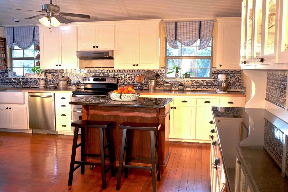 Cottage on School Street by Godsey Homes - Photo 3