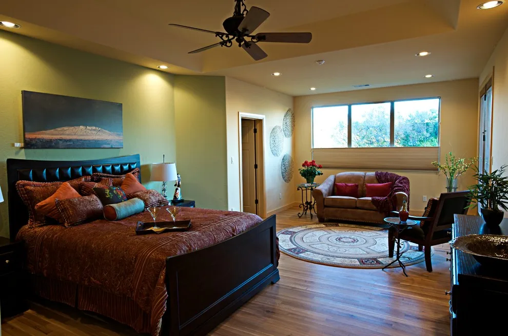 Casa de Estilo Español by John Kaltenbach Homes, Inc. - Photo 2