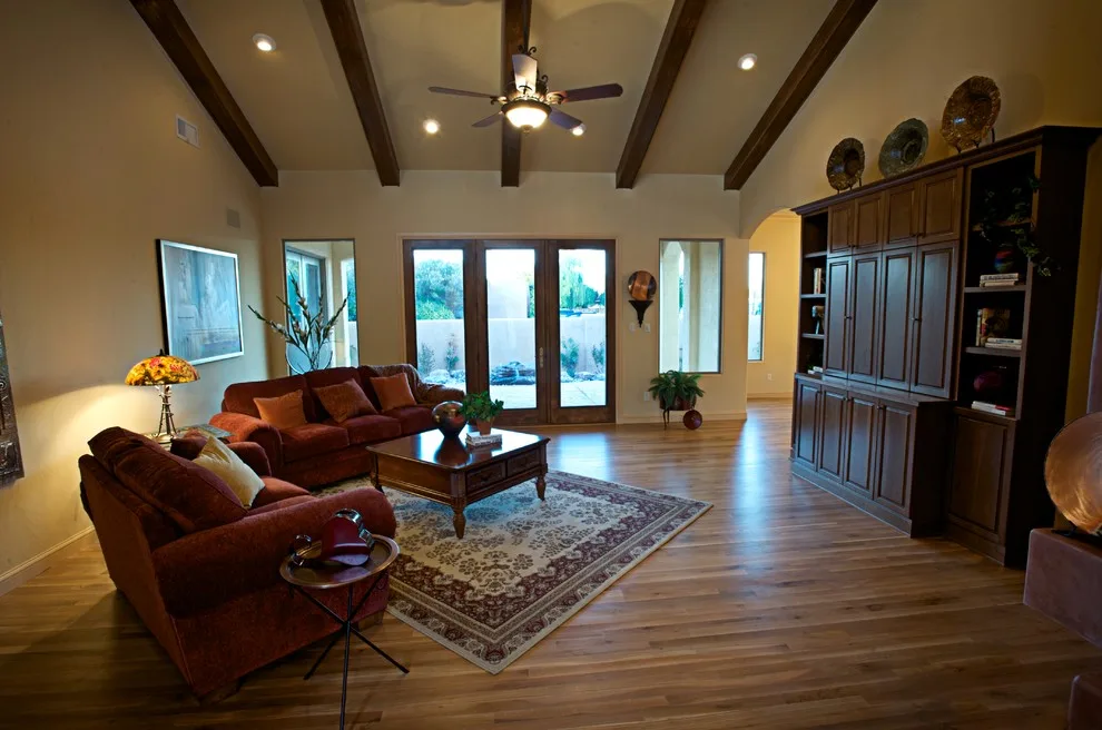 Casa de Estilo Español by John Kaltenbach Homes, Inc. - Photo 3