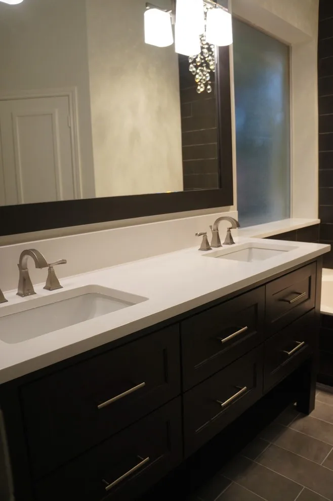 Monochrome Bathroom by Servigon Construction Group - Photo 5