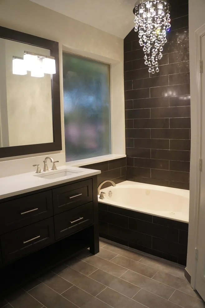 Monochrome Bathroom by Servigon Construction Group - Photo 4