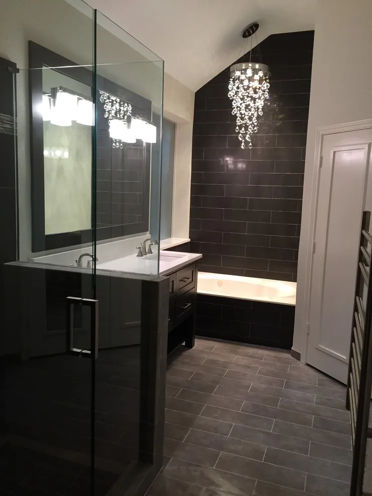 Monochrome Bathroom by Servigon Construction Group - Photo 3