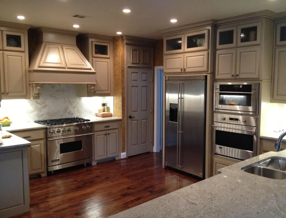 Chic Kitchen Design by Servigon Construction Group - Photo 2