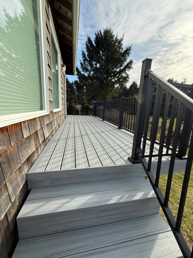 Trex Patio by Foxtail Finish Carpentry - Photo 9