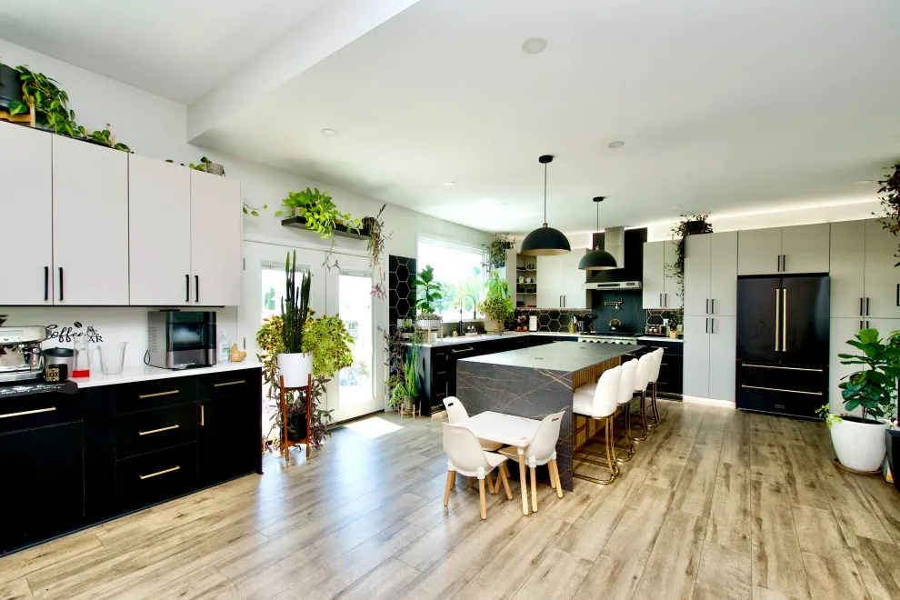 Contemporary Cashmere and Black Elegance by MSH Signature Home Improvements - Photo 13