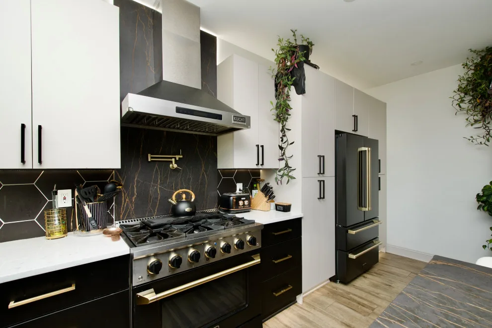 Contemporary Cashmere and Black Elegance by MSH Signature Home Improvements - Photo 6
