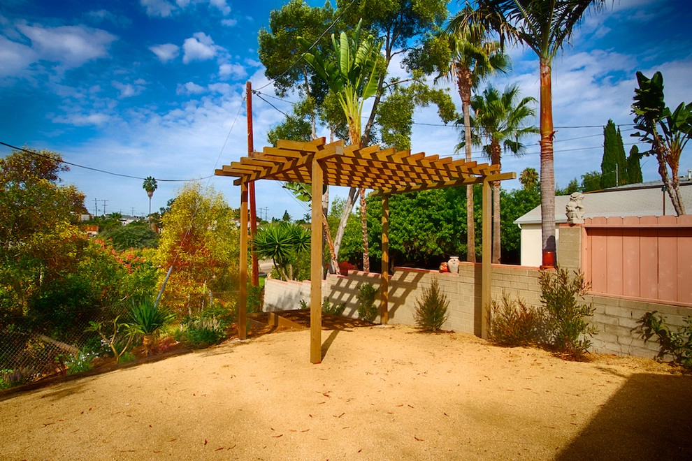 Private Modern San Diego Home by Mooch Exterior Designs, Inc. - Photo 16
