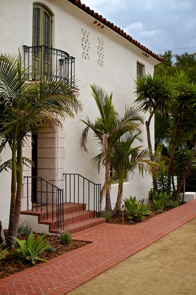 Spanish San Diego Front Yard by Mooch Exterior Designs, Inc. - Photo 10