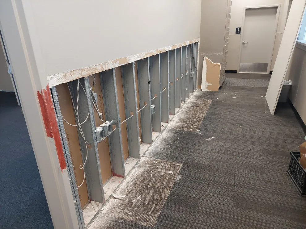 Verizon retail outlet by GEA Renovations LLC - Photo 5