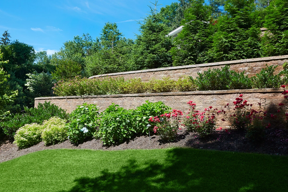 Flower Hill Residence by Morell Landscape Associates - Photo 4