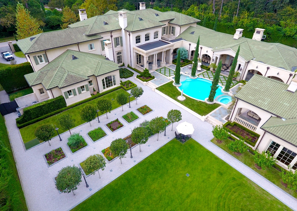 Italian Estate – Memorial by Moss Landscaping - Photo 3