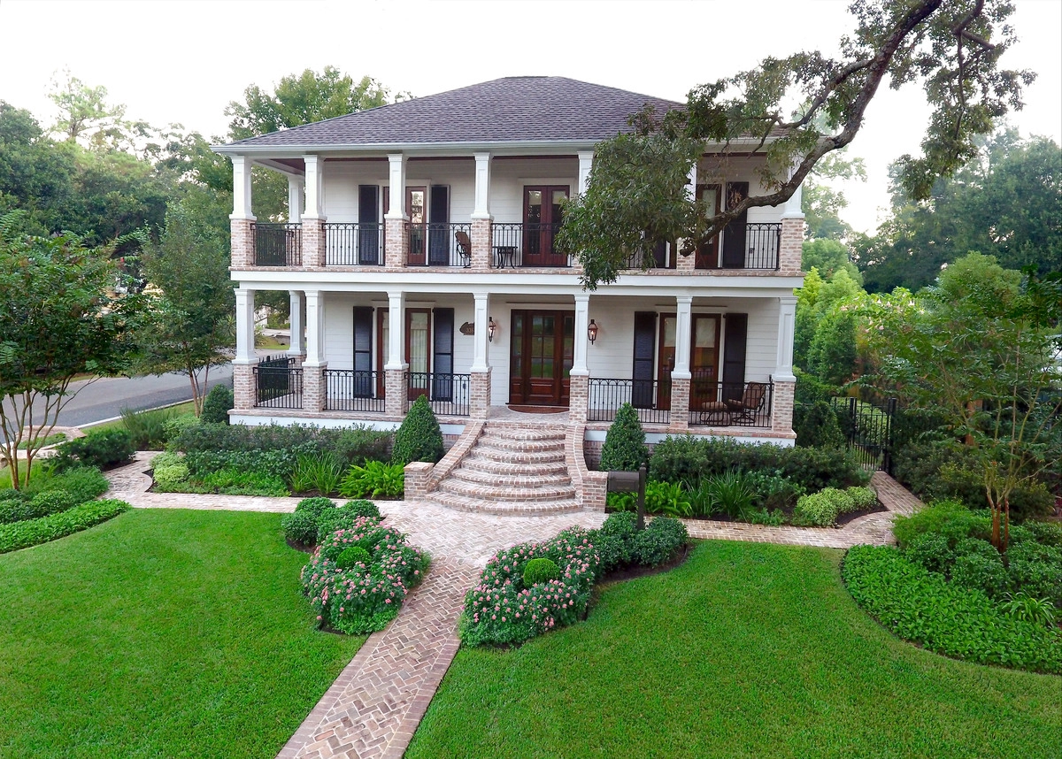 Southern Colonial - Garden Oaks, Houston by Moss Landscaping - Photo 3