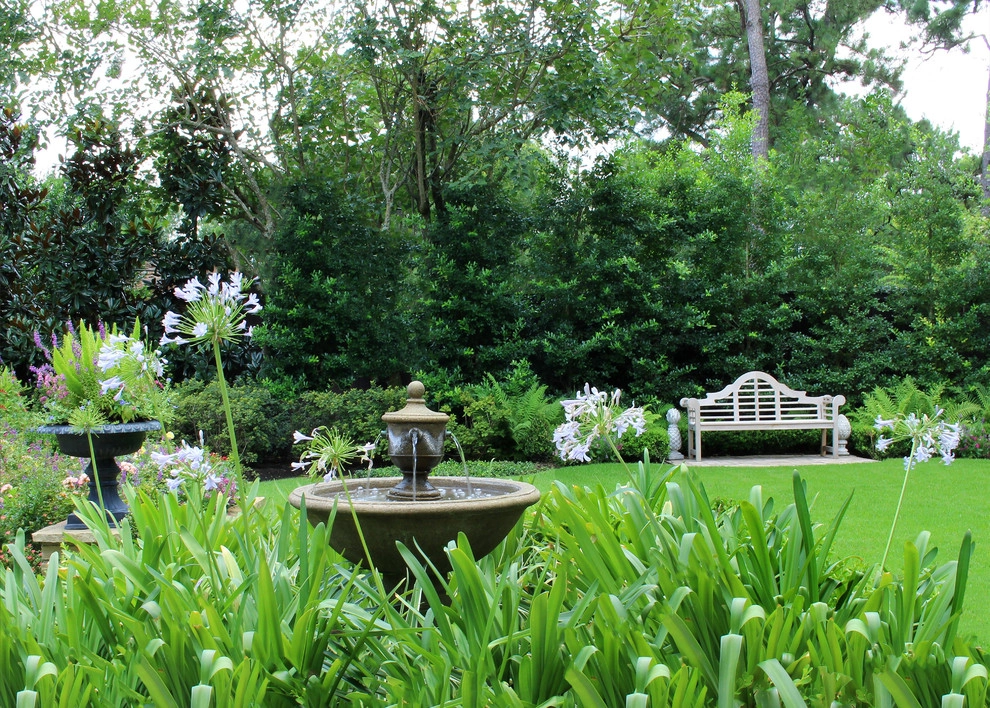 Poolside Summer Gardens – Memorial, Houston by Moss Landscaping - Photo 5